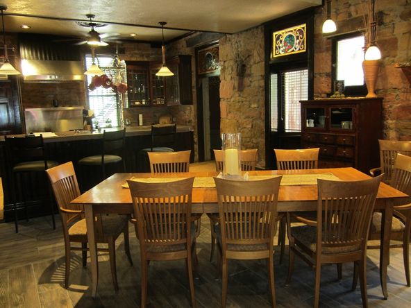 FlatIron Historic Sandstone Inn: 745 N River St, Hot Springs, SD 57747